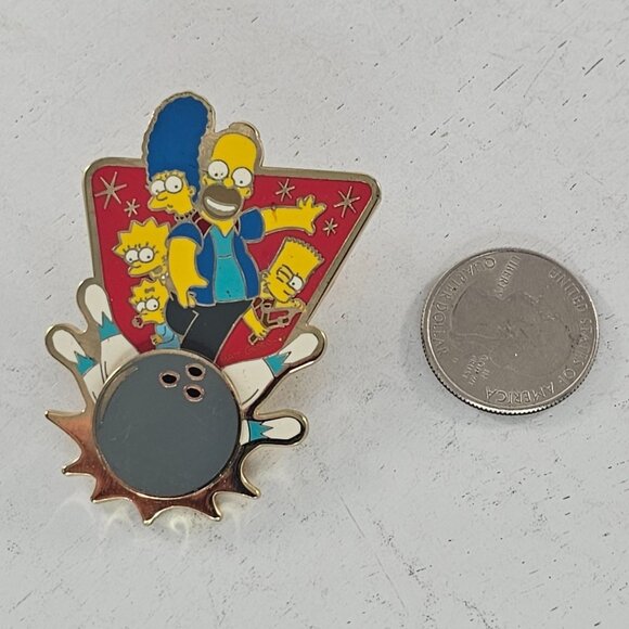 Universal Studios The Simpsons Bowling Family Collectible Pin 2011 - Picture 2 of 5